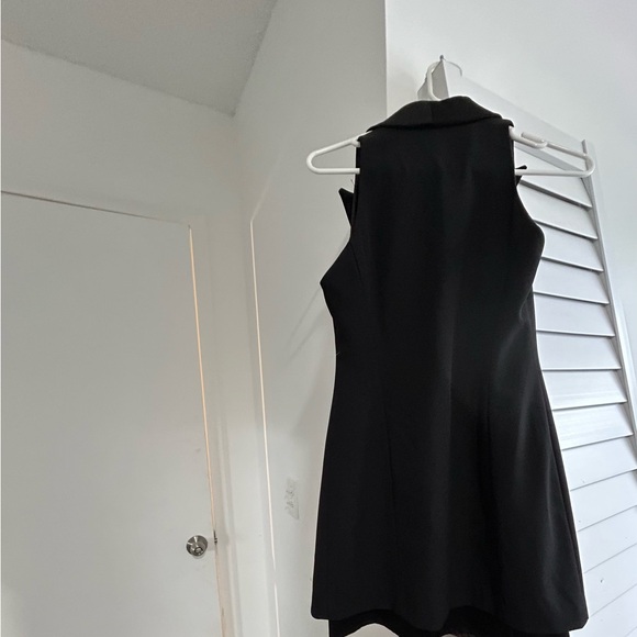 Laundry by Shelli Segal Black Tuxedo Pre-Owned Great Condition Worn once. - Picture 4 of 5